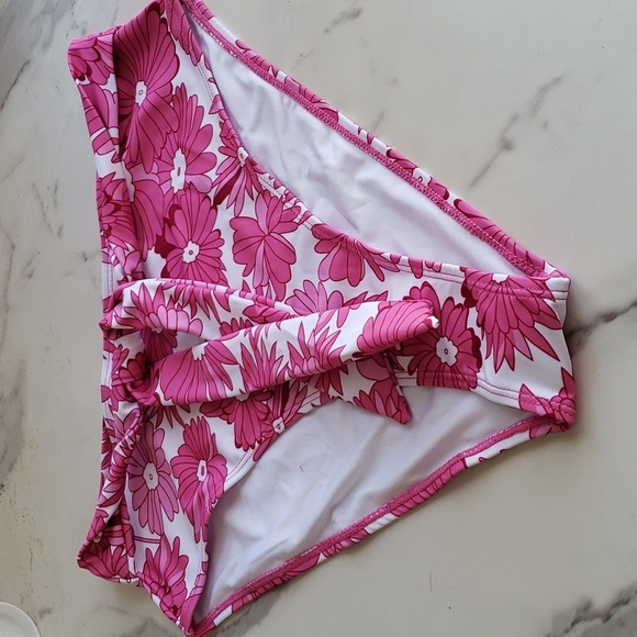 FERBIA Falbala High Waisted Ruffle Accented Bikini in Rose Red Size L - Picture 11 of 15